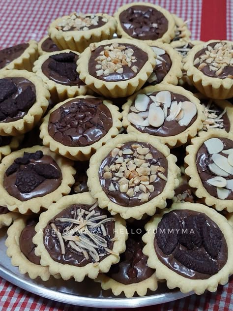 Pie Brownies Mini, Hampers Kue, Minuman Starbucks, Make Up Korean, Pie Brownies, Dessert Gifts, Catering Ideas Food, Fudgy Brownies, Healthy Diet Recipes