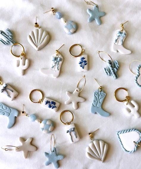 Polymer Clay Vintage Jewelry, Clay Hoops Earrings, Coastal Cowgirl Jewelry, Clay Art Earrings, Easy Polymer Clay Earrings, Clay Earrings Diy Ideas, Clay Charm Earrings, Air Dry Clay Earrings, Clay Earrings Diy