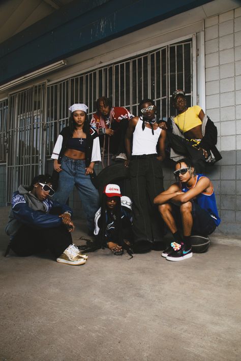 Group Vintage Photoshoot, Streetwear Fashion Group Photoshoot, A Different World Photoshoot, Hiphop Culture Aesthetic, Rap Group Photoshoot, Vintage Group Photos, Street Style Group Photoshoot, Urban Group Photoshoot, 90s Hip Hop Photoshoot