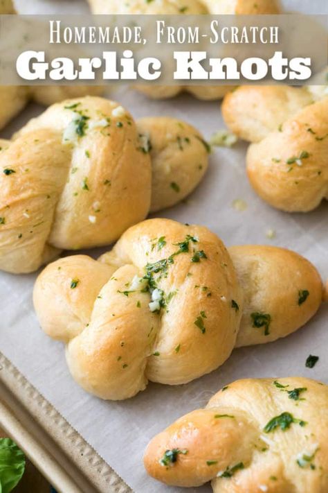 Homemade, from-scratch GARLIC KNOTS! Simple and delicious! #breadrecipe #garlicknots via @sugarspunrun Garlic Bread From Scratch, Garlic Knots Recipe, Homemade Garlic Bread, Garlic Knots, Garlic Bread Recipe, Bread Machine Recipes, Monkey Bread, Recipe From Scratch, Bread Recipes Homemade