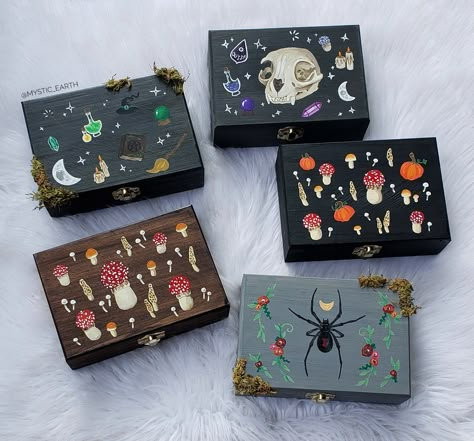 Colored Pencil Drawings, Hand Painted Wooden Box, Jewelry Box Makeover, Original Canvas Art, Painted Wooden Boxes, Witchy Crafts, Wooden Decoration, Painted Boxes, Diy Box