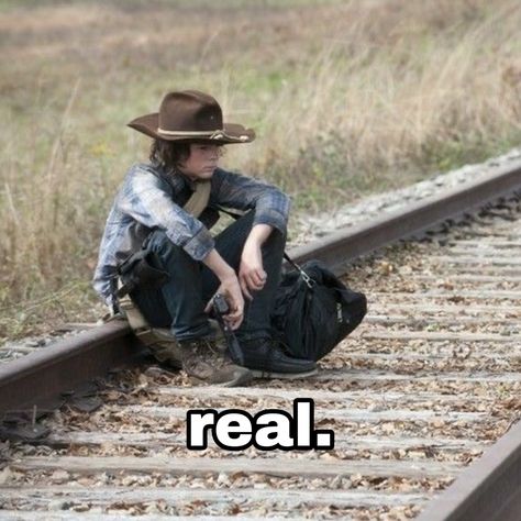 Glenn Y Maggie, Carl The Walking Dead, Walking Dead Wallpaper, Twd Funny, Twd Memes, Walking Dead Memes, Dead Memes, Chandler Riggs, 17 Kpop