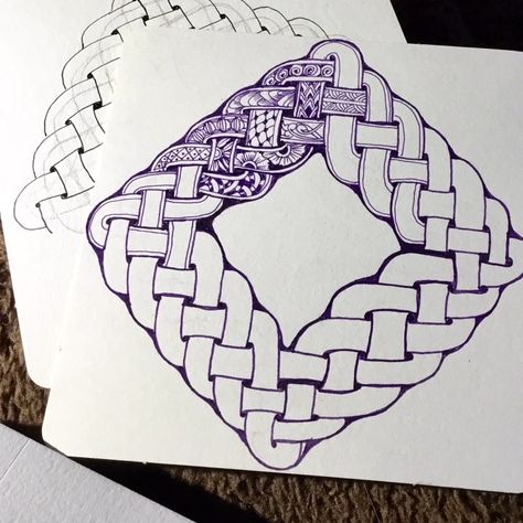 celtic knot tutorial • Instagram Celtic Knots Tutorial, Celtic Knot Patterns, Celtic Patterns Templates, Celtic Corners, Celtic Drawings, Celtic Knot Tutorial, Scandinavian Ornaments, Celtic Knot Drawing, Tutorial On Drawing