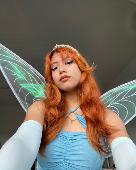 ig: ciaragan #halloween #halloweencostume #halloweenideas #winxclub #grouphalloweencostumes #aesthetic #fairy #bloomwinxclub #redhead Read Head Halloween Costumes, Unique Red Head Halloween Costumes, Iconic Red Head Halloween Costumes, Halloween Costumes For Orange Hair, Halloween Ideas For Redheads, Red Hair Custome Halloween, Halloween Costumes Women Ginger, Halloween Costumes Orange Hair, Copper Hair Halloween Costume