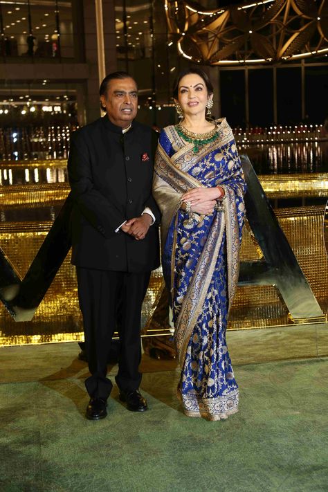 Nita Ambani Saree, Neeta Ambani, Traditional Wedding Saree, Haldi Photography, Ambani Family, Brides Mother, Mukesh Ambani, Sabyasachi Sarees, Nita Ambani