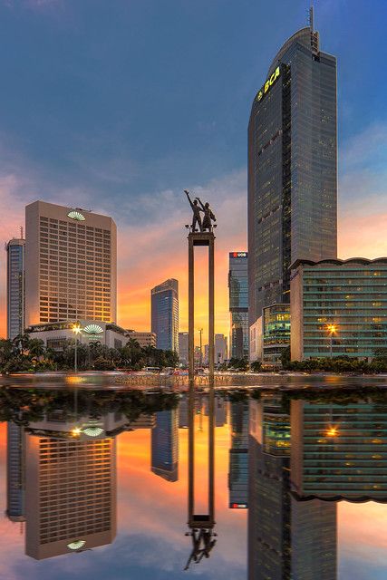 Jakarta Sunset - Sudirman | Abdul Azis | Flickr Perjalanan Kota, Jakarta City, City Photography, City Aesthetic, Capital City, Asia Travel, City Lights, Southeast Asia, Laos