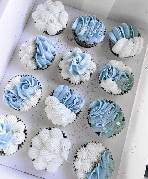 Blue Baking Aesthetic, Cupcake Aesthetic, Baking Aesthetic, Cupcake Decorating Tips, Blue Cupcakes, Pretty Cupcakes, Summer Baking, Cupcake Shops, Spring Cookies