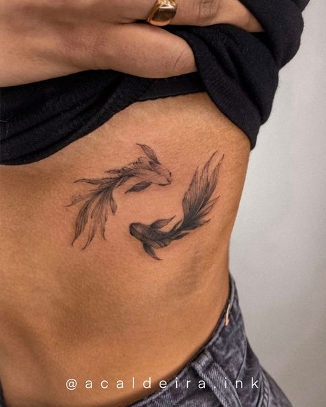 Koi Fish Tattoo On Stomach, Koi Fish Tattoo Rib Cage, Koi Fish Balance Tattoo, Pisces Rib Tattoo, Double Rib Tattoo, Women Ribcage Tattoo, In Yang Tattoo, Koi Fish Rib Tattoo, Koy Fish Tattoo Ideas