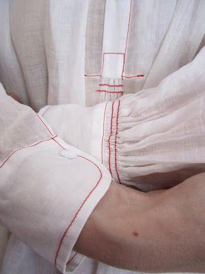 Sonya Park White Shirt Details, Detail Couture, Making Clothes, Red Thread, Clothing Details, Science Art, Small Detail, Contrast Stitch, Sewing Inspiration