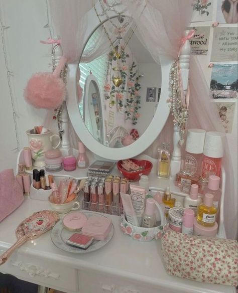 Pretty Room Decor, Korean Skincare Products, Pink Room Decor, Deco Studio, Bedroom Decorating Ideas, Girly Room, Pretty Princess, Cute Bedroom Decor