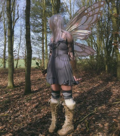 Fairy Goth Outfit, Goth Fairy Aesthetic, Forestcore Outfit, Dark Fairy Outfit, Goth Forest, Goth Nature, Fairy Aesthetic Outfit, Fairy Core Outfits, Fairycore Outfit