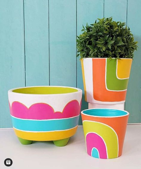 Ladybug Project, Yellow Color Palettes, Patio Paint, Diy Planters Outdoor, Plant Pot Design, Flower Pot Art, Pot Painting, Plant Pot Diy, Painted Pots Diy