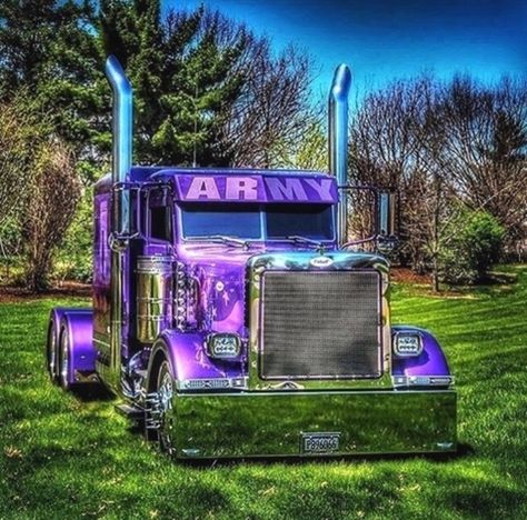 Purple Heart Peterbilt Semi Trucks Interior, Peterbilt 359, Custom Big Rigs, Peterbilt 379, Old Pickup Trucks, Show Trucks, Peterbilt Trucks, Big Rig Trucks, Super Luxury Cars