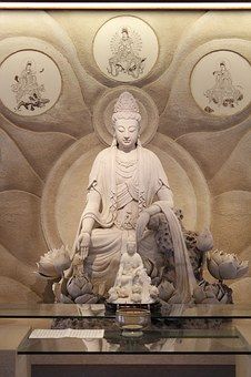 Guanyin, Buddhism, Buddha, Religion Kuan Yin Statue, History Wallpaper, Sentient Beings, Lotus Sutra, Goddess Sculpture, Art Chinois, Buddha Zen, Buddha Figurine, Kuan Yin