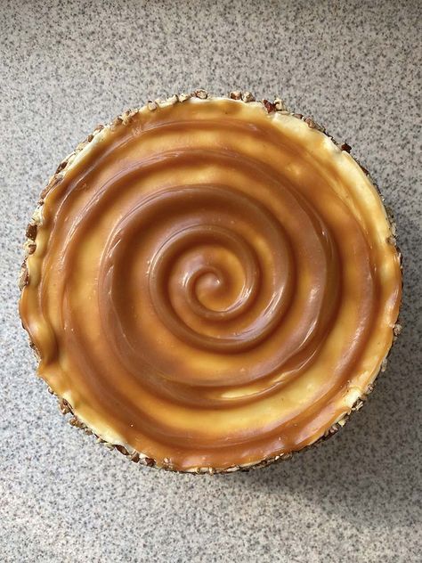 Cheesecake Factory Menu, Cinnamon Swirl Cheesecake, Cinnabon Cake, Cinnabon Recipe, Cheesecake Factory Copycat, Cinnamon Cheesecake, Delicious Cheesecake Recipes, Cinnamon Roll Cheesecake, Cheesecake Factory Recipes