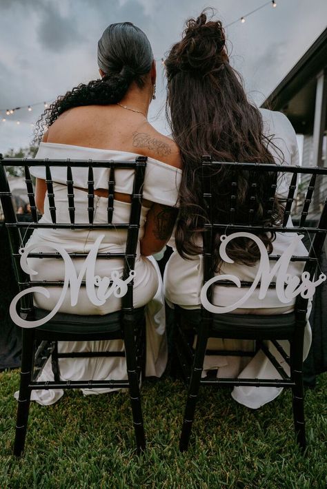 Gothic Lesbian Wedding, Lesbian Fall Wedding, Wlw Wedding Ideas, Gothic Wedding Reception, White Gothic Wedding, Engagement Videography, Lesbian Engagement Pictures, Mrs And Mrs Wedding, Lesbian Wedding Photography