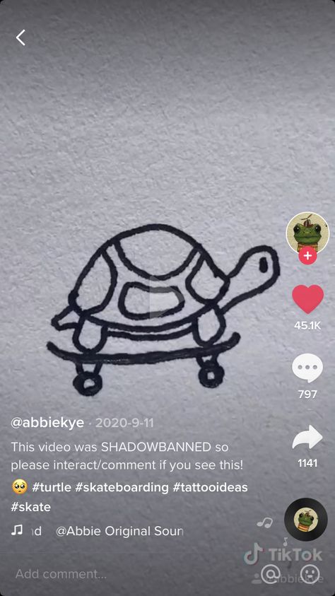 Tattoo Tortuga, Charlie Tattoo, Cute Turtle Tattoo, Simon Tattoo, Small Turtle Tattoo, Little Tattoo Ideas, Tortoise Tattoo, Stick And Poke Ideas, Emoji Tattoo