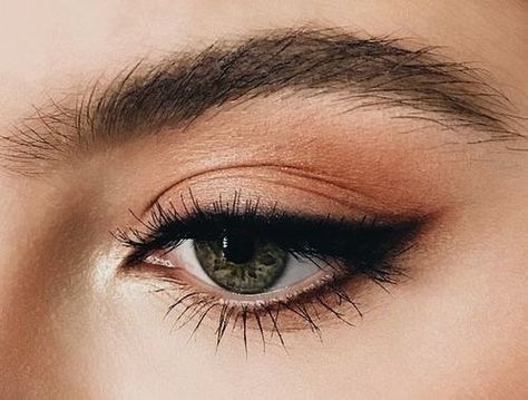 Makeup Ala Korea, Easy Winged Eyeliner, Winged Eyeliner Tutorial, Makeup Tumblr, Diy Deodorant, Simple Eyeliner, Braut Make-up, Skull Makeup, Makeup Quotes