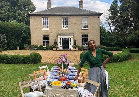 9 People To Follow For Some Fabulous Lifestyle Inspiration Country House On A Hill, Paula Sutton Hill House Vintage, Cottage Garden Party, Hill House Vintage, Paula Sutton, Sutton House, Picnic Photography, Beautiful Cheese Board, Picnic Ideas