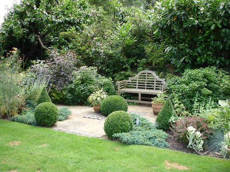 Classic Lutyens bench in the Bowdon garden. The box ball acts as a focal point when walking down the side path. Charlesworth Design Garden Focal Point Ideas, Focal Point Garden, Garden Focal Point, Lutyens Bench, Side Path, Concrete Fountains, Architectural Plants, Diy Water Fountain, Contemporary Garden Design