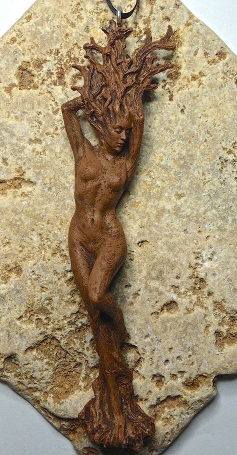 Art Sculpture En Bois, Nature Goddess, Tree Spirit, Fantasy Decor, Sculptures Céramiques, Cerámica Ideas, Painted Resin, Tree Carving, Forest Creatures