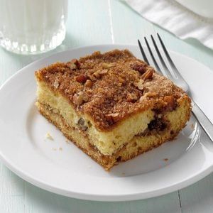 Pecan Coffee Cake Recipe: How to Make It Pecan Coffee Cake, Streusel Coffee Cake, Thanksgiving Cakes, Sour Cream Coffee Cake, Coffee Cake Recipe, Apple Cake Recipes, Coffee Cake Recipes, Cream Cakes, A Piece Of Cake