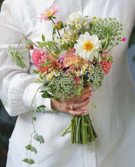 All posts • Instagram Trendy Bridal Bouquet, Whimsy Bridal Bouquet, Wedding Bouquet Dalia, White Green And Light Pink Wedding Flowers, Whimsical Flower Bouquet, Simple Wildflower Bouquet, Minimal Wedding Bouquet, Simple Flower Bouquet, Wedding Bouquet Colorful