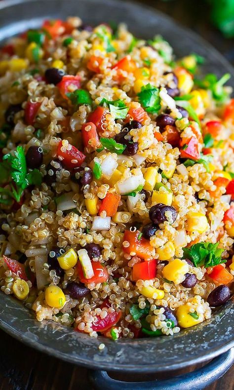 Quinoa Chipotle Bowl, Mexican Quinoa Bowl Recipes, Salmon And Quinoa Salad, Black Bean Quinoa Salad, Zucchini Zoodles, Mexican Quinoa Salad, Chili Lime Dressing, Quinoa Recipes Easy, Quinoa Recipes Healthy