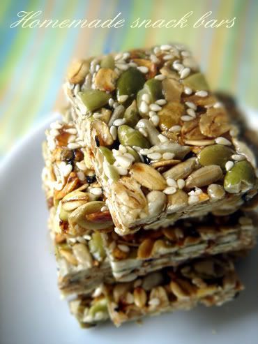 Homemade Seed, Oat & Honey Snack bars - just oats, honey and a variety of your favorite seeds! Sounds yummy!! Seed Nut Oat Bars, Oat Nut Bars, Nut And Seed Bars Healthy Recipes, Nut Seed Bars, Healthy Nut And Seed Bars, Honey Seed Bars, Squirrel Bars Recipe, Seed And Nut Bars, Healthy Seed Bars