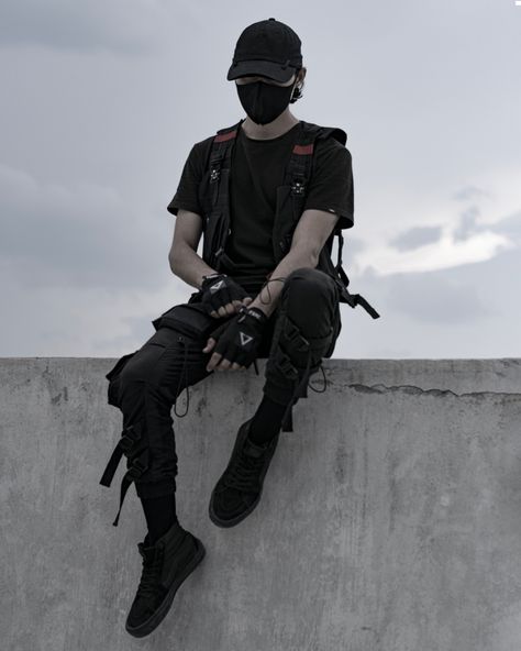 Techwear Men Outfit, Male Techwear, Cyberpunk Outfit Male, Tech Wear Aesthetic, Mens Techwear, Techwear Men, Cyberpunk Outfit, Spy Outfit, Futuristic Clothing