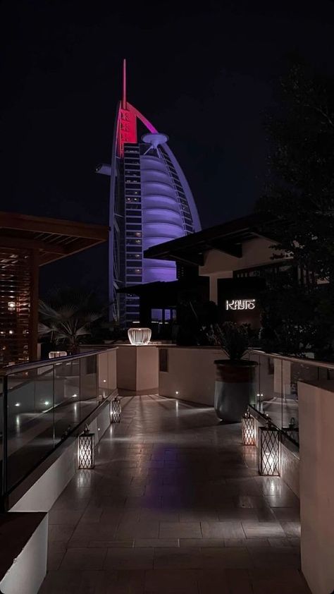 Burj Al Arab Aesthetic, Dubai Habibi, Dubai Images, Luxury Life Billionaire, Wallpaper Dubai, Life Luxury Lifestyle, Nightlife Aesthetic, Dubai Design Week, Dubai Photography