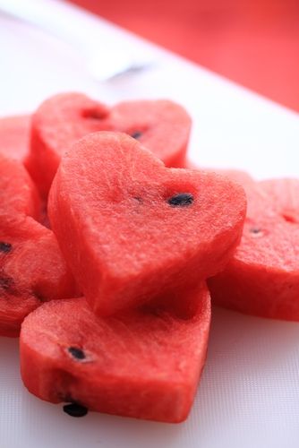 Watermelon Juice Recipe, Watermelon Dessert, Watermelon Heart, How To Grow Watermelon, Watermelon Cocktail, Fruit Hearts, Watermelon Mojito, Watermelon Drink, Watermelon And Feta