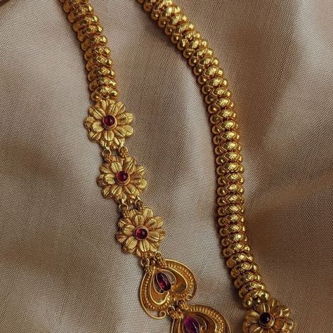 Swarna Jewellers, Thali Chain, Gold Bangles For Women, Black Beads Mangalsutra Design, New Gold Jewellery Designs, Gold Earrings Models, Gold Mangalsutra Designs, Gold Chain Design, Handmade Gold Jewellery