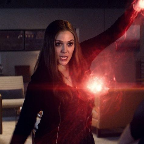 #civilwar #scarlettwitch Marvel Wall Art, Witch Powers, Elizabeth Olsen Scarlet Witch, Scarlet Witch Marvel, Marvel Photo, Evangeline Lilly, Scarlett Witch, Tessa Thompson, Karen Gillan