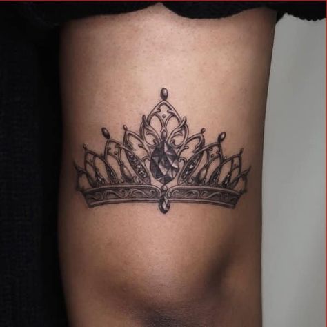 Crown Tattoos For Men, Simple Crown Tattoo, Princess Crown Tattoos, Tiara Tattoo, Crown Tattoo Men, Crown Tattoos For Women, Small Crown Tattoo, Men Flower Tattoo, Crown Tattoos