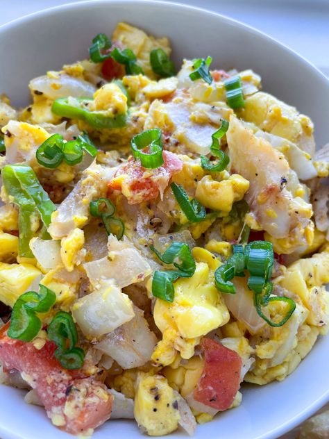 Jamaican Ackee and Saltfish - Jam Down Foodie Ackee And Saltfish Recipe, Ackee Fruit, Saltfish And Ackee, Ackee And Saltfish, Jamaican Patty, Easter Bun, Beef Kidney, Jamaica Food, Pepper Shrimp