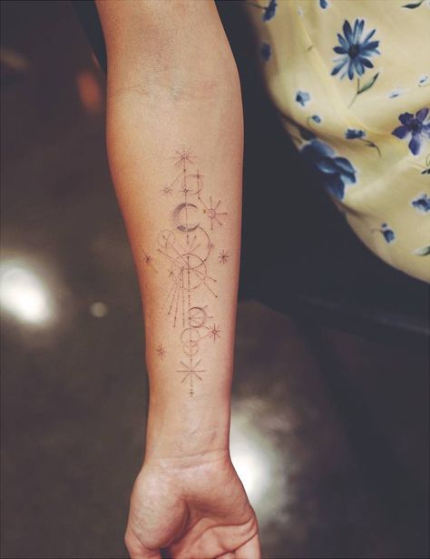 Olivia Wilde Tattoo, Stardust Tattoo, Celestial Tattoo, Dr Woo, Constellation Tattoo, Tattoos Mandala, Planet Tattoos, Tattoo Trend, Landscape Tattoo