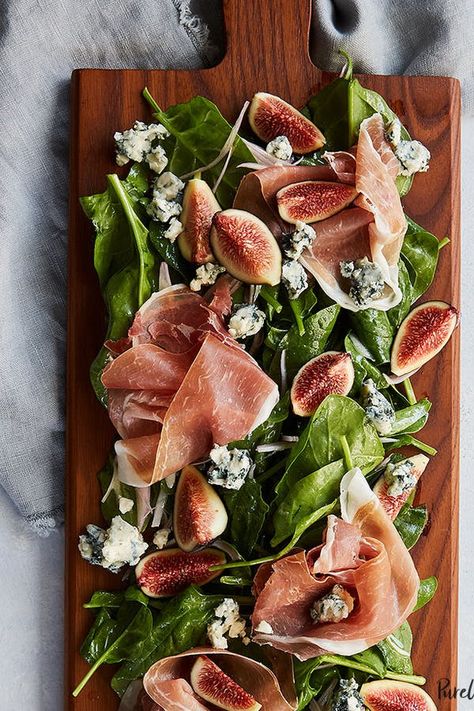 16 Brilliant Last-Minute New Year's Eve Appetizers #purewow #new year #food #easy #cooking #recipe #appetizer Nye Appetizers, New Years Eve Menu, New Years Eve Party Ideas Food, New Years Eve Dessert, Nye Dinner, New Years Appetizers, Fig Salad, New Year's Eve Appetizers, New Years Eve Food