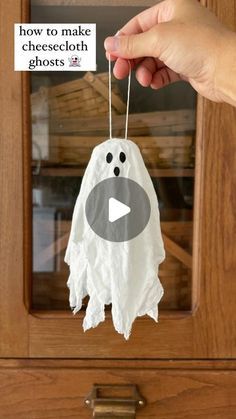 Mini Cheesecloth Ghosts, Easy Diy Ghost Decorations, Cheesecloth Ghosts How To Make, Modge Podge Ghost, Gauze Ghosts Diy, Fabric Ghosts Diy, Cheese Cloth Ghost Diy, Hanging Ghosts Diy, Gauze Ghosts