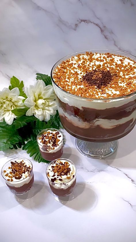 Skor Bar Trifle, Skor Bar Cake, Skor Trifle Recipe, Skor Recipes, Skor Trifle, Skor Cake, Trifle Recipes Chocolate, White Chocolate Bark Recipes, Pudding Whipped Cream