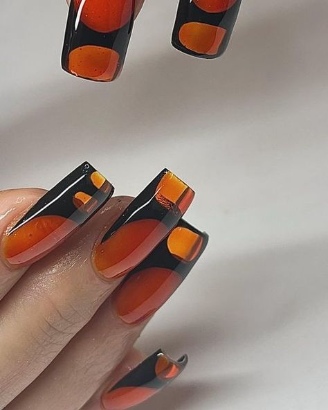 𝕬𝖌𝖆𝖙𝖍𝖊 - NAIL ARTIST & FORMATRICE PARIS on Instagram: "70s

#glassnails #frenchnails #ambernails #70snails #gelxnails #squarenails #orangenails #vintagenails #gelnails #naildesign #nailart #nails" Retro Nails, Art Deco Nails, Back To School Nails, Vintage Nails, Simple Gel Nails, Modern Nails, School Nails, French Nail, Nails Only