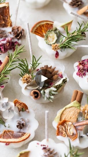 Diy Fire Starters, Firestarters Diy, Hygge Crafts, Homemade Fire Starters, Cinnamon Smell, Fire Starters Diy, Diy Aromatherapy Candles, Candle Table Decorations, Fire Places