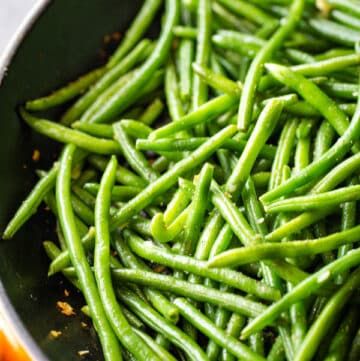 How to Cook Frozen Green Beans Cook Frozen Green Beans, Freeze Veggies, Green Bean Recipes Skillet, Frozen Green Bean Recipes, Cooking Frozen Green Beans, Stir Fry Green Beans, Cooking Fresh Green Beans, Beans In Crockpot, Southern Greens