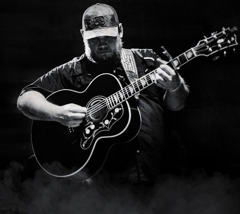 Luke Combs Wallpaper, Music Tickets, Country Backgrounds, Best Country Singers, Luke Combs, Country Musicians, Western Wall Art, Western Aesthetic, Country Music Artists