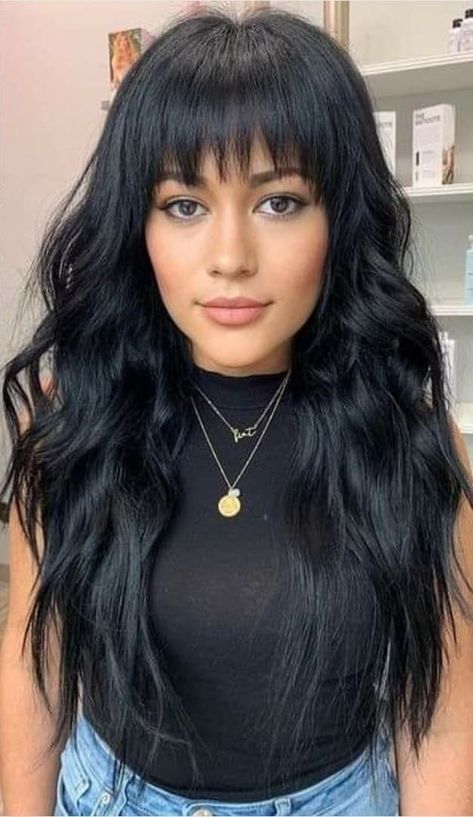 Heavy Bangs Long Hair, Dark Hair Bangs, Medium Black Hair, Black Hair Bangs, Stunning Hairstyles, Long Dark Hair, Long Hair With Bangs, Haircut And Color, Hair Blonde