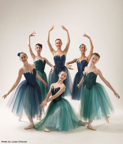 New York Dance, Ballet Recital, Ballet Pointe, Dance Picture Poses, Dance Photo Shoot, Ballet Pictures, Tutu Ballet, Dance Photography Poses, Ballet Poses