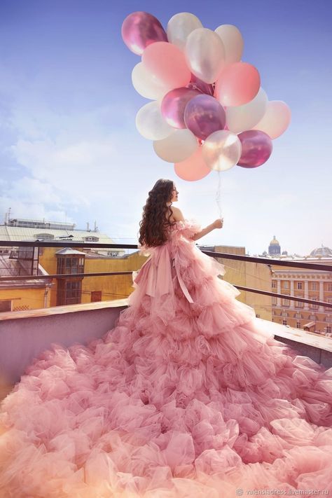 Balloons Photography, Classy Gowns, Birthday Fits, Girl Birthday Decorations, Designer Baby Clothes, Glam Photoshoot, Gown Photos, Photoshoot Themes, Quince Dresses