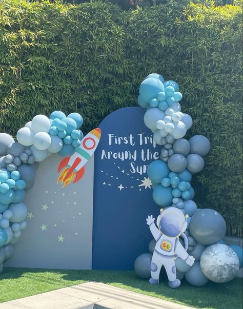 First Trip Around The Sun Backdrop, Space Centerpiece Ideas, Astronaut Backdrop, Astronaut Theme Birthday Party, 1st Trip Around The Sun Birthday Party, Astronaut Birthday Theme, Astronaut Birthday Party, Birthday Party Paper Decorations, Airplane Birthday Party Decorations