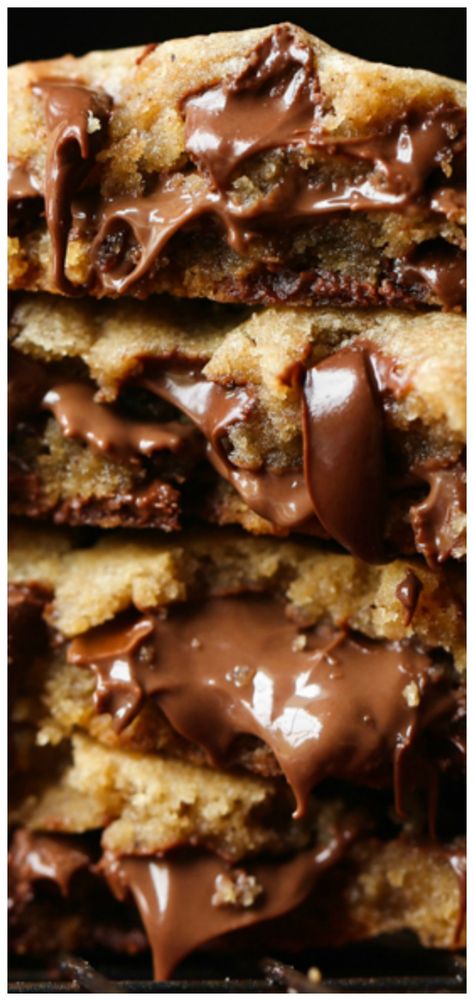 Nutella Filled Chocolate Chip Cookies, Chocolate Filled Chocolate Chip Cookies, Fudge Filled Chocolate Chip Cookies, Nutella Filled Cookies Recipe, Stuffed Nutella Cookies, Chocolate Chip Cookies With Nutella, Cookie With Nutella, Cookies With Nutella Filling, Chocolate Chip Nutella Cookies