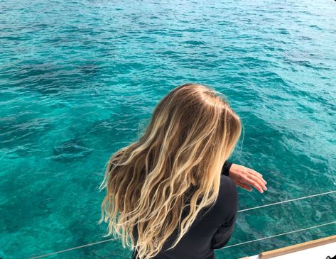 #beachy #hair #blonde #summer #beachhair Beach Blonde Surfer Hair, Beachy Dimensional Blonde, Blonde Beachy Highlights, Beach Hair Dye, Beach Hair Highlights, Surf Hair Blonde, Beach Blonde Hair Balayage, Surf Blonde Hair, Surfer Highlights